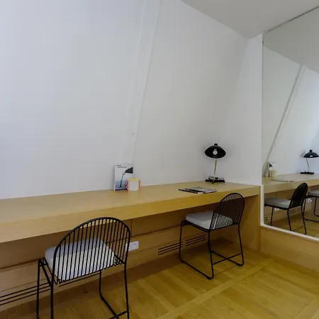 Apartment Couronne