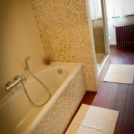Le Seize Bed & Breakfast 3*
