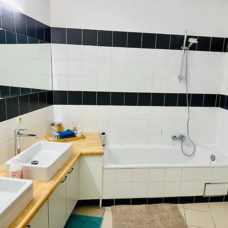 Oasis-spacious Loft In Excellent Location Apartment *