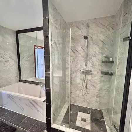 Luxurious Panoramic Penthouse In The Heart Of Bxl