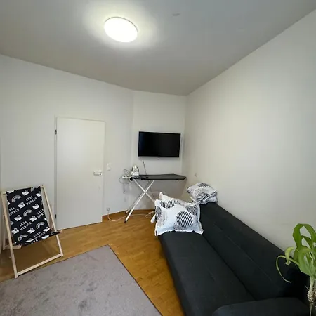 Apartment Apartment *