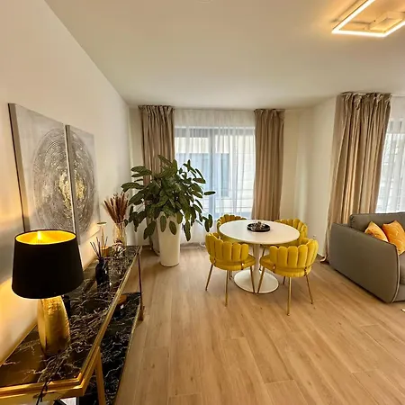 Urbanstay - Jacqmain Downtown Brussels