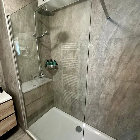 Apartment Urbanstay - Jacqmain Downtown