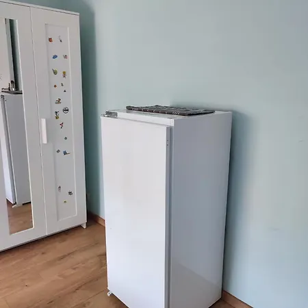 Homestay Confortable Avec Un Lit Double A Schaerbeek Cle Bleu Brussels