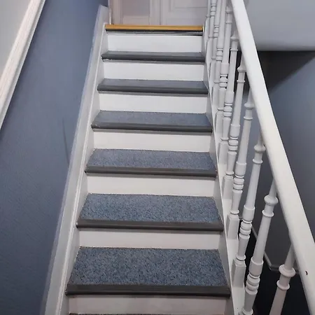 Confortable Avec Un Lit Double A Schaerbeek Cle Bleu Homestay