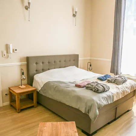Apartment Centre *
