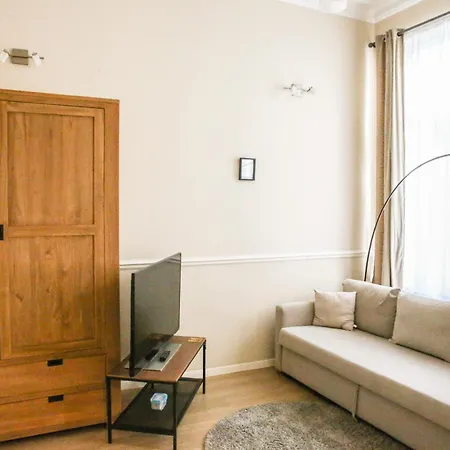 Apartment Centre *