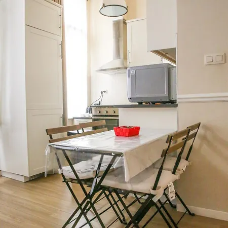 Apartment Centre *