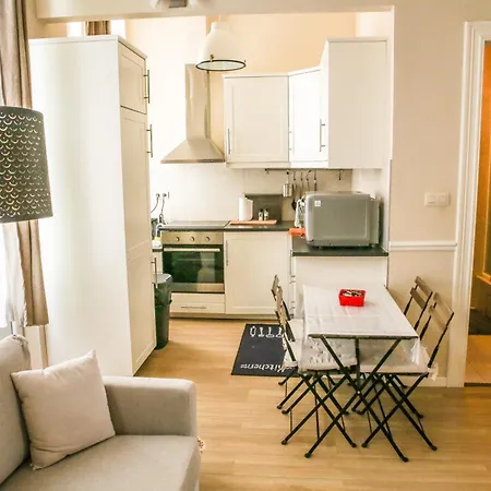 Apartment Centre