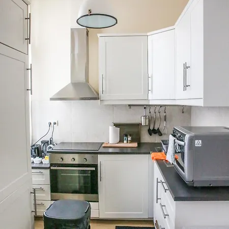 Apartment Centre