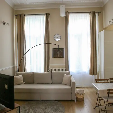 Apartment Centre *