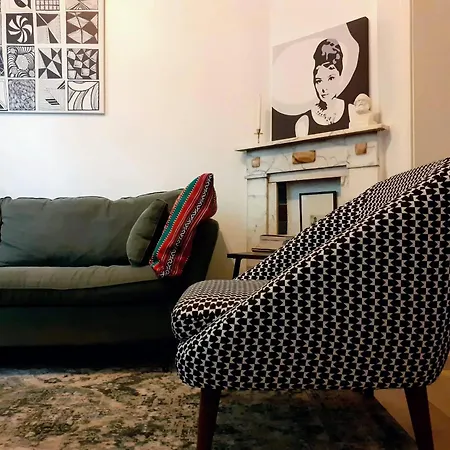 Apartment Charming In Schaarbeek 80 M² Piano Available *