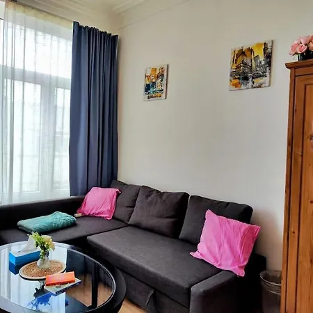 Entier Avec Balcon - Tour Et Taxis Apartment *