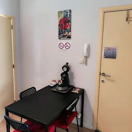 Apartment Entier Avec Balcon - Tour Et Taxis Brussels