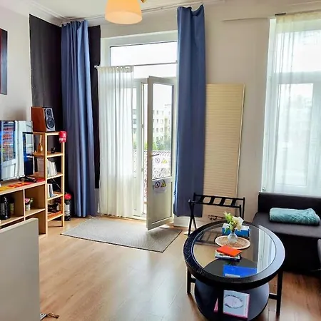 Entier Avec Balcon - Tour Et Taxis Apartment Brussels
