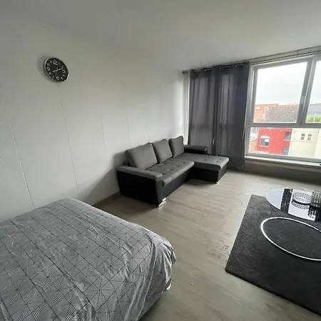 Apartment Elegant A Louise, Quartier Prestige De Brussels