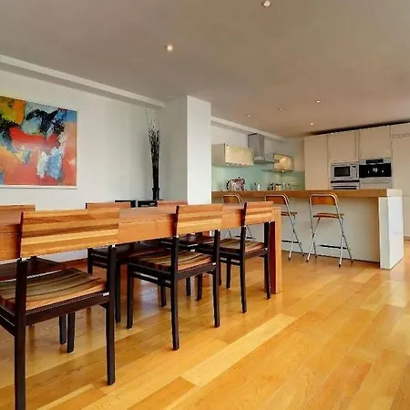 Down Town Spacious Duplex With Private Parking & Game Appartement