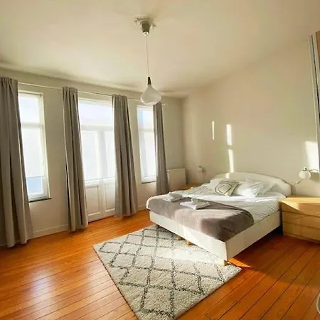 Cute Flat In Apartment *