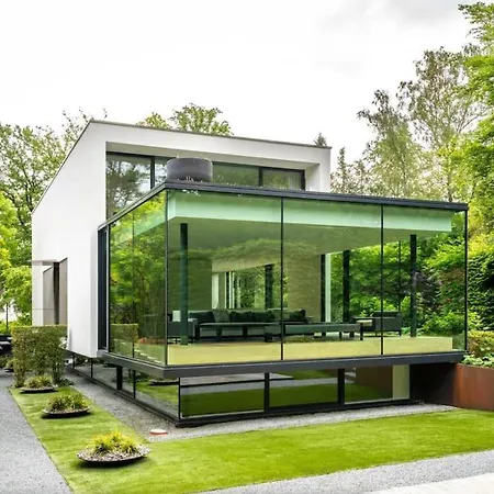 Villa Luxurious 1000m2 With Garden And Pool Brussels