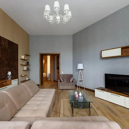Pierres In Apartment *