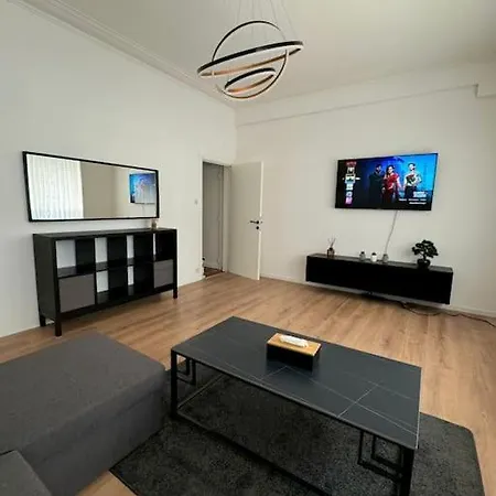 Apartment Avec Jardin Et Jacuzzi - Koekelberg