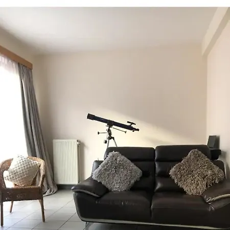 Privee Dans Grande Maison Homestay