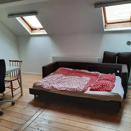 Apartment Charming House With Garden