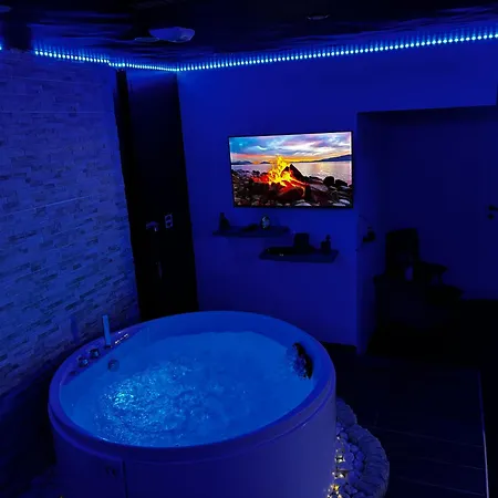 Love hotel Bolingo