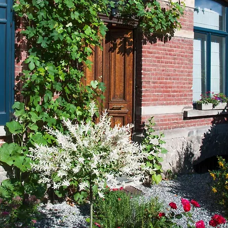 Woluwe - Lits En Mezzanine Bed & Breakfast *