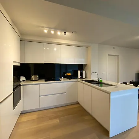 Apartment Residentiel Tour Et Taxis Et Parking *