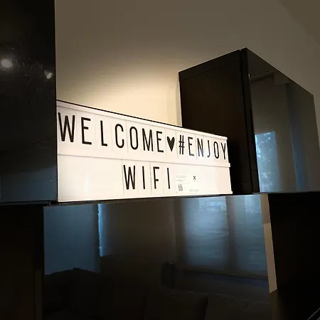 Apartment Residentiel Tour Et Taxis Et Parking Brussels
