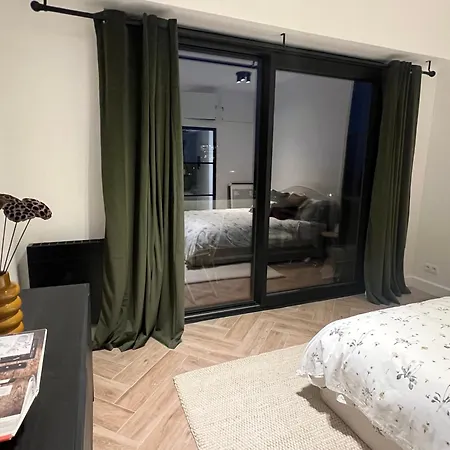 Deluxe La Cambre - With View Apartment