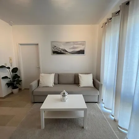 Apartment Lumineux Dans Un Quartier Anime *