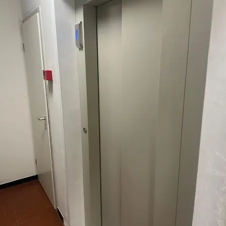 Chouette Apparemment Apartment Brussels
