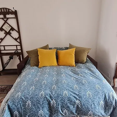 Voltaire Apartment *