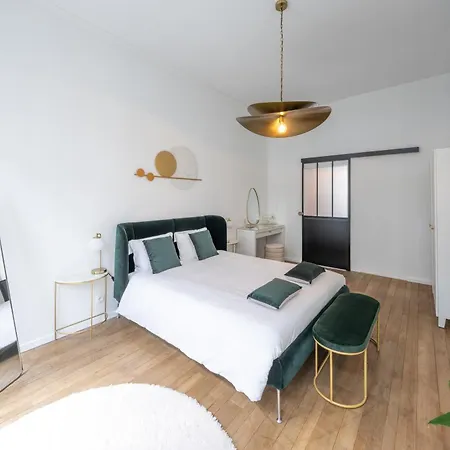 Your Serenity Bubble - Center Apartment