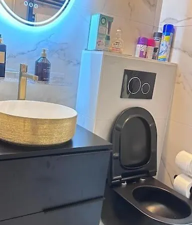 Huurcomplex In Apartment *
