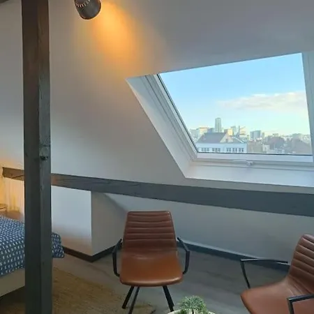 Triplex 140m2 -4 -8 People Brussels