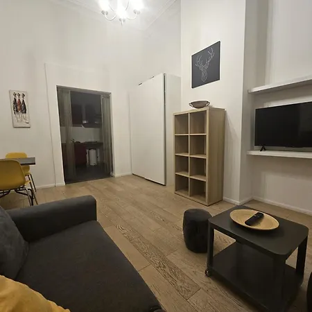 Cosy Louisa Apartment