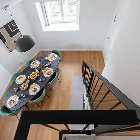 Spacious 3bd Apt In Uccle - Ch6 *