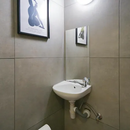 Apartment Cocon Chaud - Pour Couple Avec Ou Sans Bebe Au Rez-de-chaussee Brussels