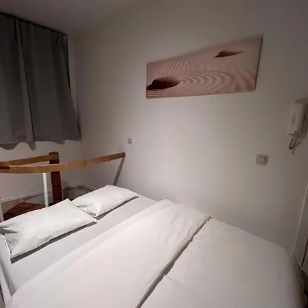 Studio Duplex Au Rez-de-chaussee Apartment Brussels