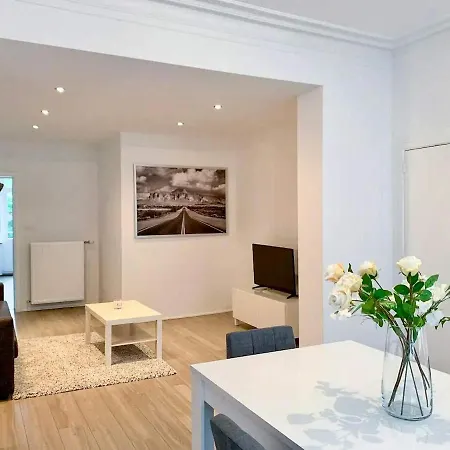 Self Check-in Flat - 4 People - Kitchen - Wifi Apartment