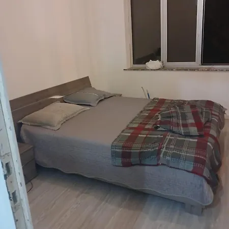 Flat Apartment *