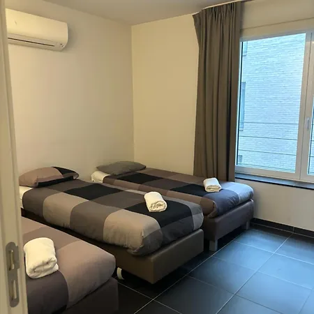 Apartment With Balcony In Center