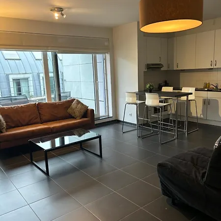 With Balcony In Center Apartment *