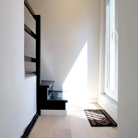 Beautiful In Le Chatelain - 1st Floor Apartment Brussels