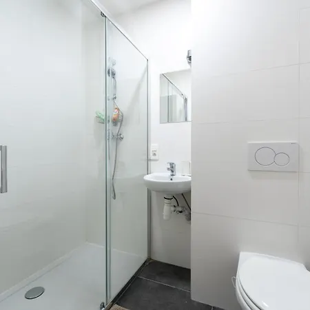 6 Bedroom House With Private Bathrooms In Bxl Downtown Brussels
