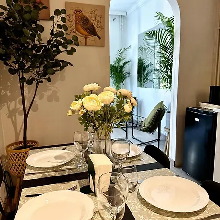 Apartment Near Center & Midi Station