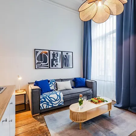 Modern Flat Near Grand Place Apartment